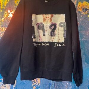 Taylor Swift Gildan Black Crewneck Sweater with 1989 Graphic